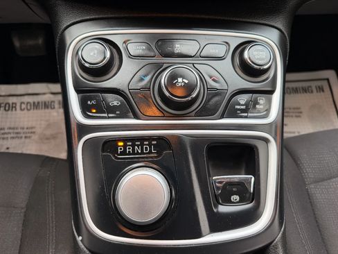 Used 2015 Chrysler 200 Limited FWD image 42