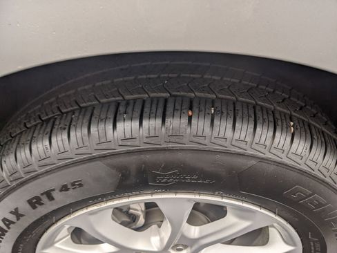 Used 2021 Chevrolet Equinox LT image 13