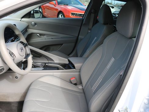 Used 2022 Hyundai Elantra SEL image 22