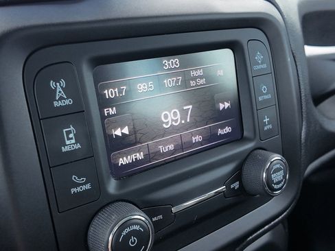 Used 2019 Jeep Renegade Sport image 17