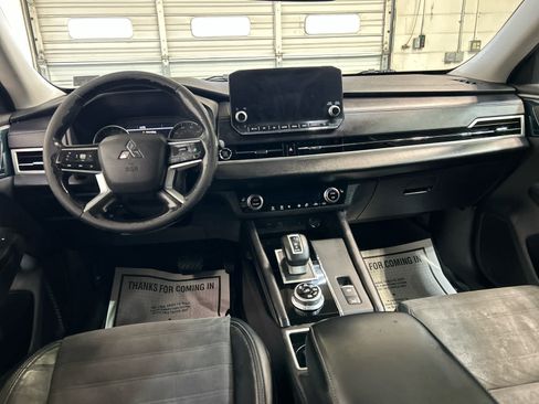 Used 2022 Mitsubishi Outlander SE AWD/4WD image 4