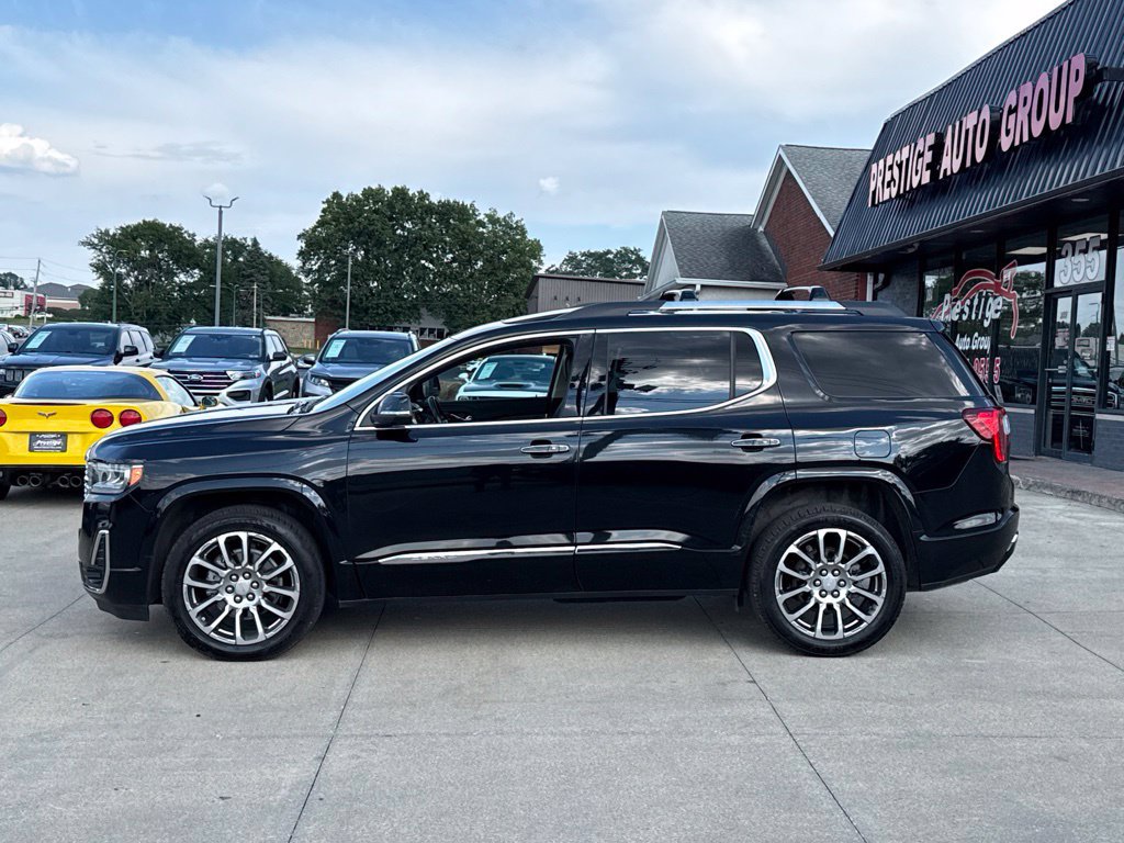 Used 2022 GMC Acadia Denali w/ Denali Ultimate Package AWD/4WD image 3