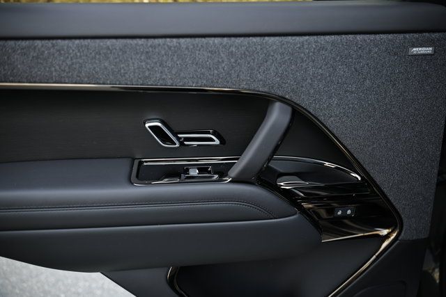 New 2026 Land Rover Range Rover Sport SE AWD/4WD image 30