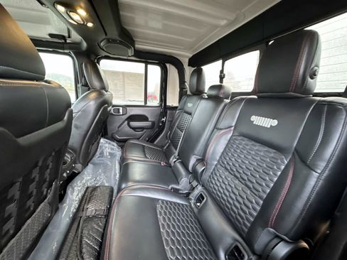Certified 2022 Jeep Gladiator Rubicon w/ Cold Weather Group image 14