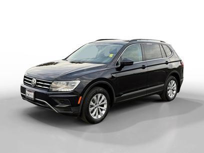 Used 2018 Volkswagen Tiguan SE w/ Panoramic Sunroof Package