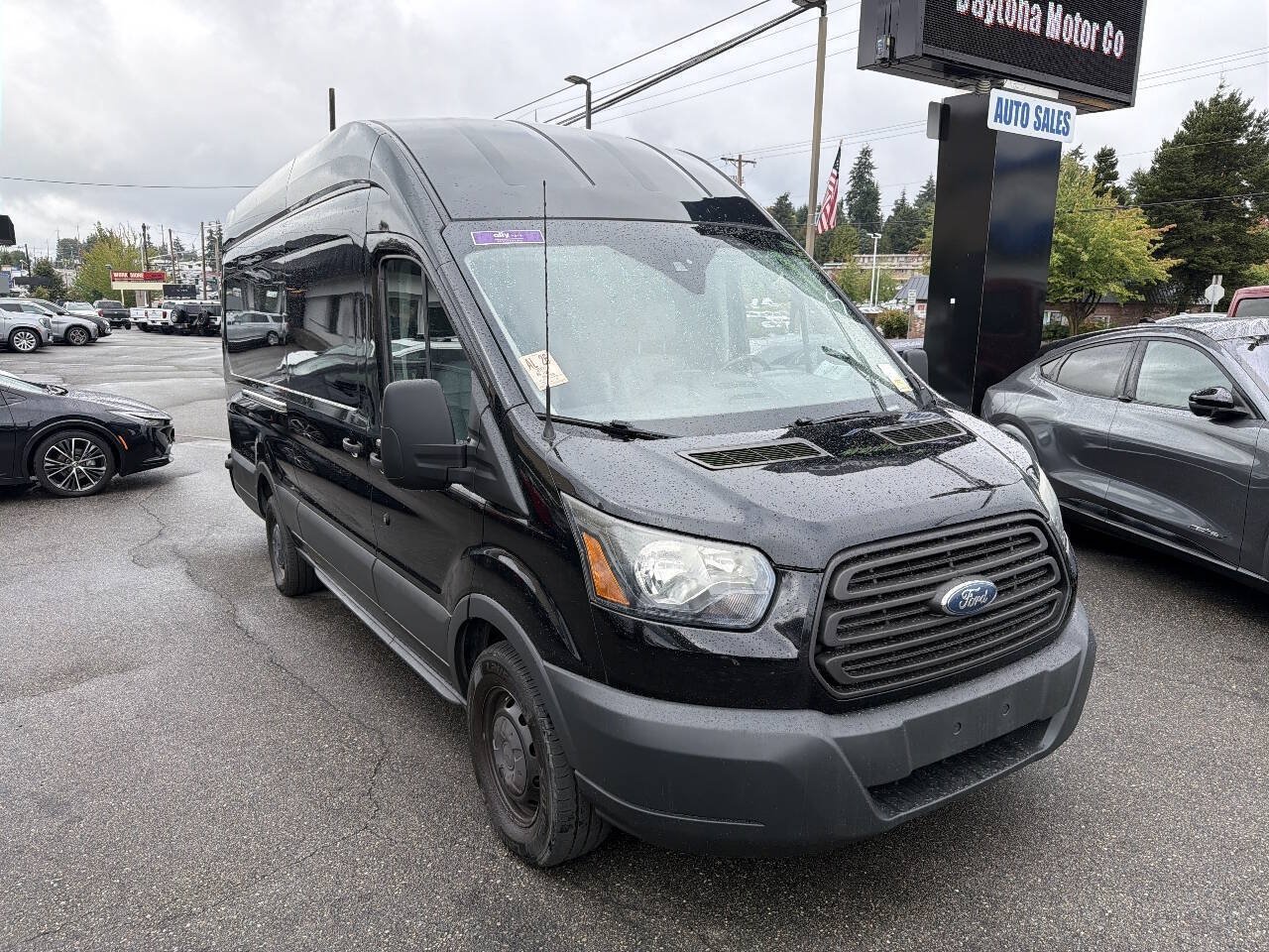 Used 2017 Ford Transit 350 148 High Roof Extended RWD image 4