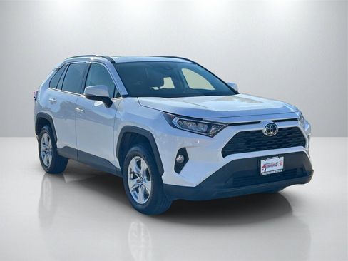 Used 2019 Toyota RAV4 XLE image 3