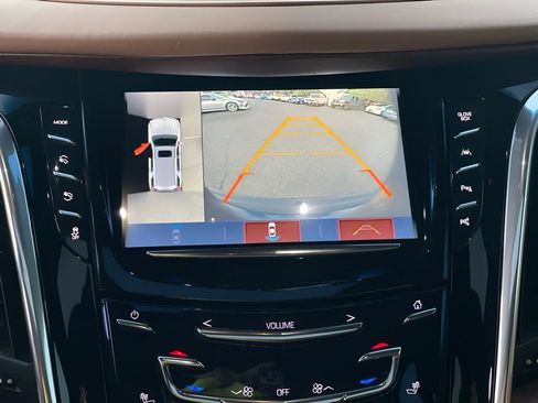 Used 2017 Cadillac Escalade ESV Platinum image 49