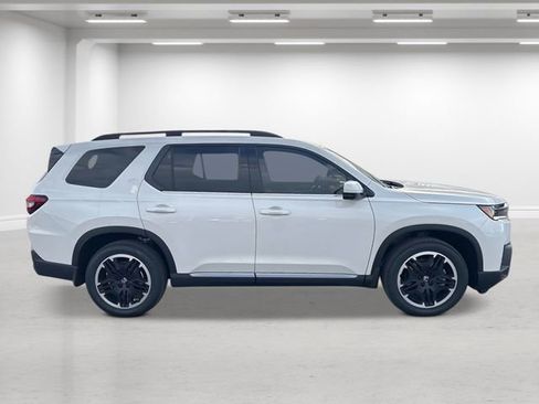 New 2026 Honda Pilot Touring image 2