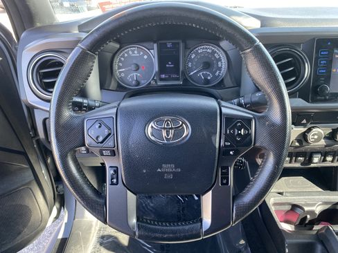 Used 2019 Toyota Tacoma TRD Sport w/ Exterior Package image 11