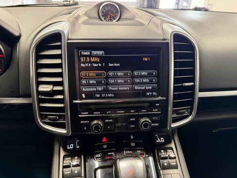 Used 2013 Porsche Cayenne Diesel AWD/4WD image 8