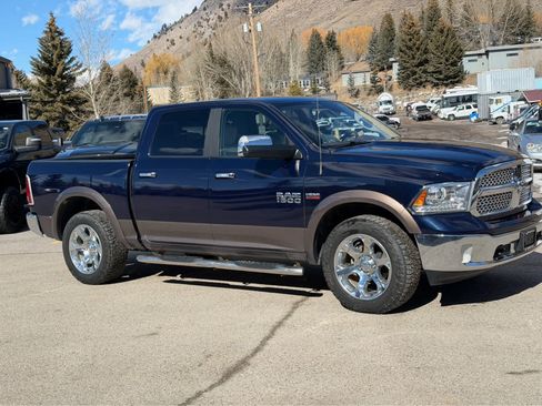 Used 2017 RAM 1500 Laramie w/ Convenience Group image 9