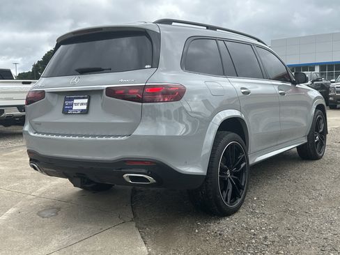 Used 2025 Mercedes-Benz GLS 450 4MATIC image 6
