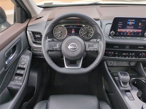 Used 2023 Nissan Rogue SV w/ SV Premium B Package image 16