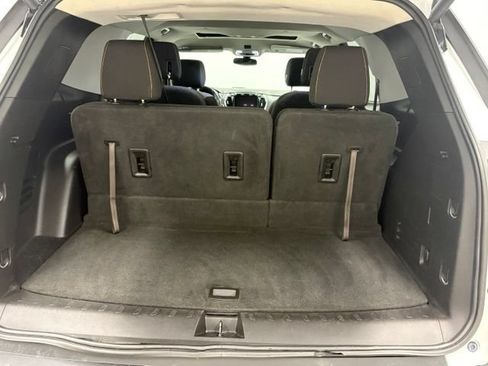 Used 2018 Chevrolet Traverse LT FWD image 8