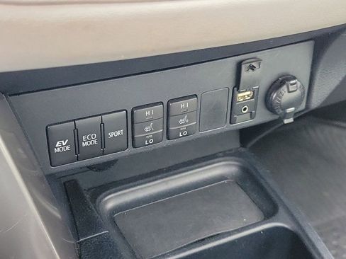 Used 2016 Toyota RAV4 Limited w/ Advanced Technology Package image 30