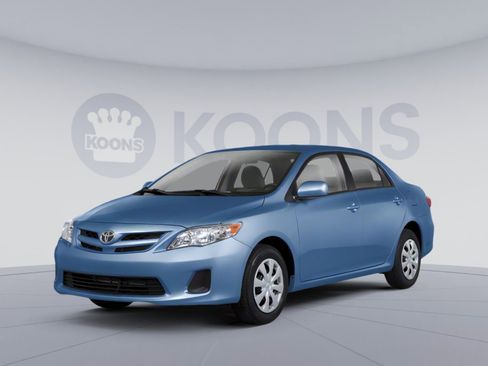 Used 2011 Toyota Corolla LE image 1