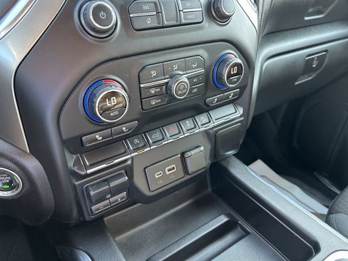 Used 2019 Chevrolet Silverado 1500 LT Trail Boss AWD/4WD image 29