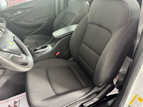 Used 2023 Chevrolet Malibu LS image 32