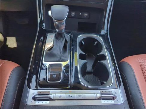 Used 2024 Kia Carnival SX Prestige FWD image 16