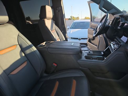 Used 2024 GMC Sierra 2500 AT4 w/ AT4 Premium Plus Package image 19