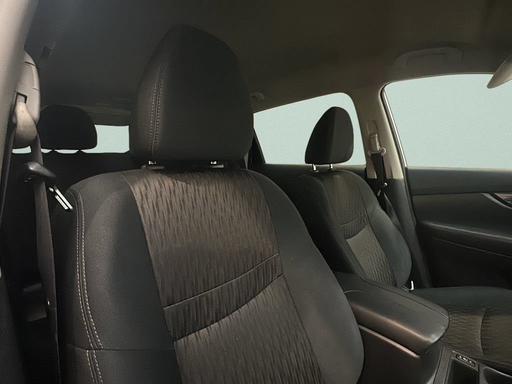 Used 2018 Nissan Rogue SV AWD/4WD image 17