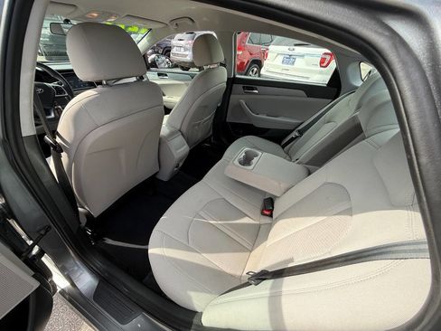 Used 2019 Hyundai Sonata SE FWD image 12