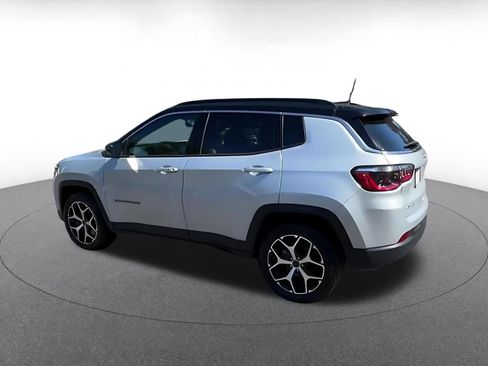 Used 2025 Jeep Compass Limited AWD/4WD image 10