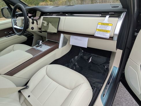 New 2026 Land Rover Range Rover SE image 29