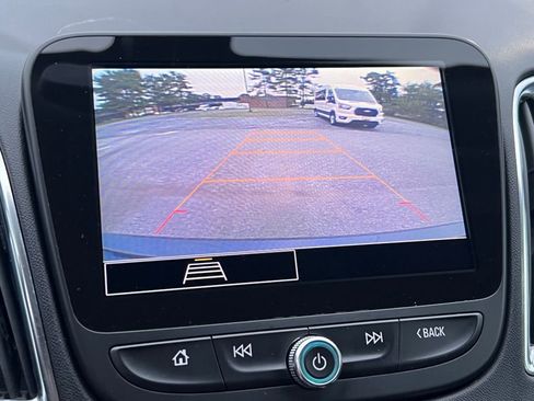 Used 2021 Chevrolet Malibu LT image 23