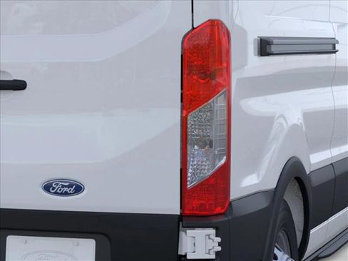 New 2026 Ford Transit 250 148 Medium Roof Extended AWD image 21
