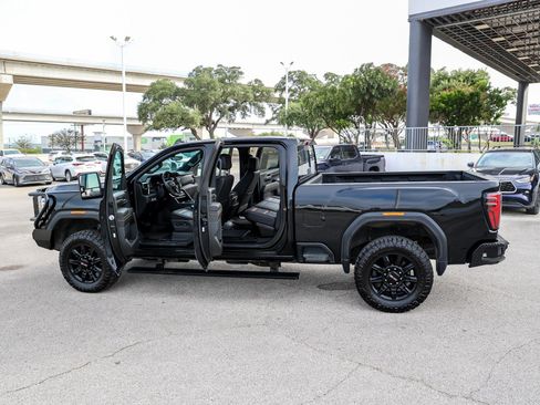 Used 2024 GMC Sierra 2500 AT4 w/ AT4 Premium Plus Package AWD/4WD image 13