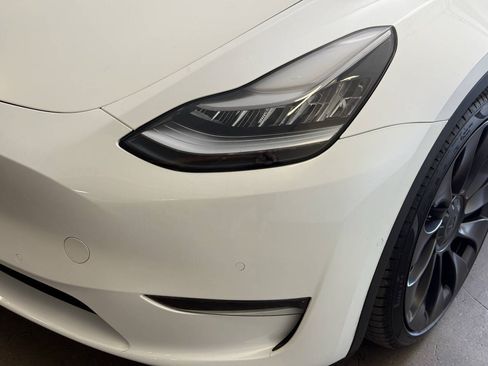 Used 2020 Tesla Model Y Performance AWD/4WD image 32