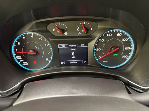 Used 2018 Chevrolet Equinox LT FWD image 32