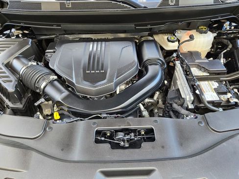 Used 2024 Chevrolet Traverse LT w/ Enhanced Driving Package FWD image 37