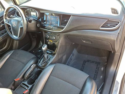 Used 2022 Buick Encore Preferred w/ Safety Package image 32