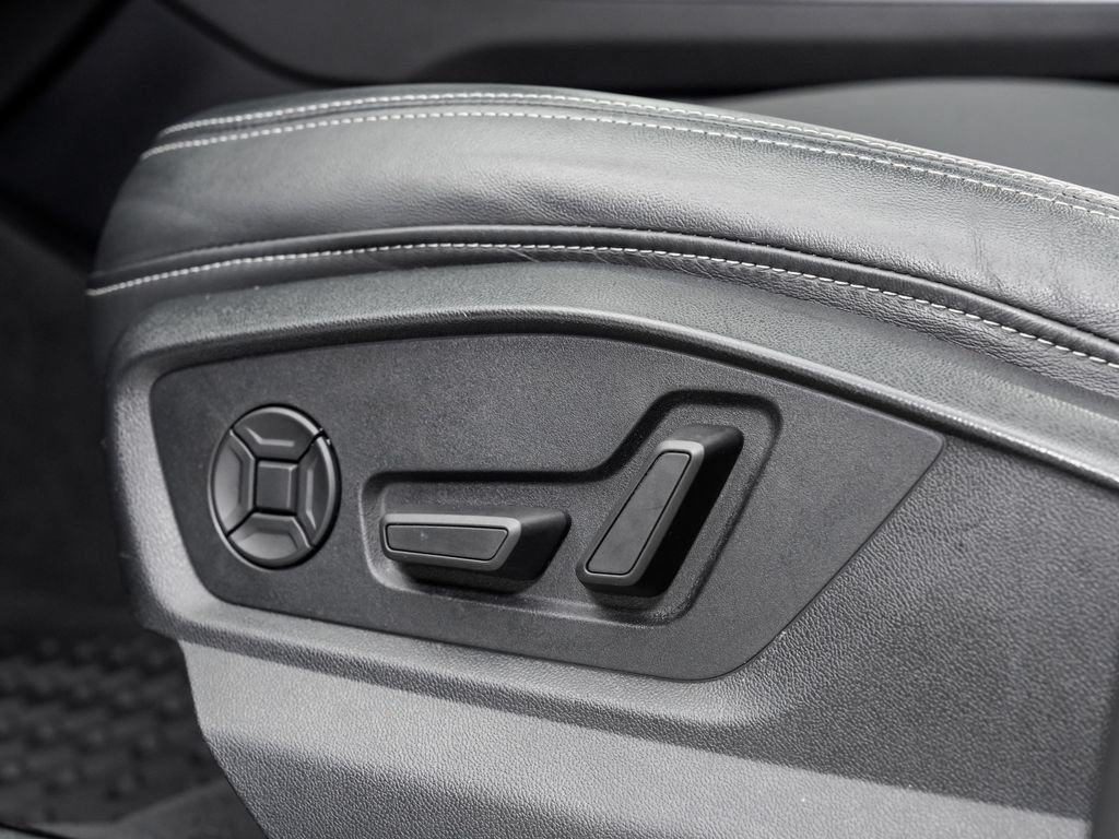 Used 2019 Audi Q8 Premium Plus AWD/4WD image 11