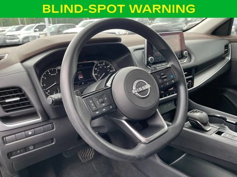 Used 2023 Nissan Rogue SV AWD/4WD image 17