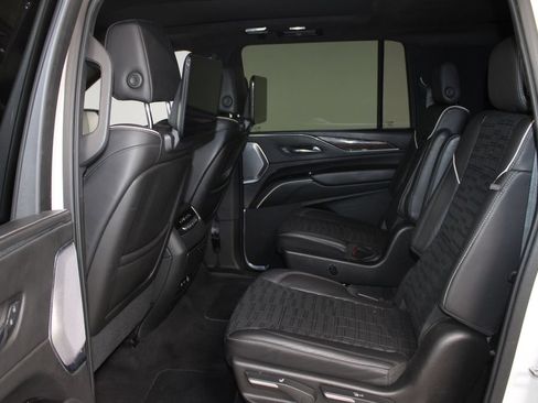 Used 2021 Cadillac Escalade ESV Sport Platinum AWD/4WD image 26