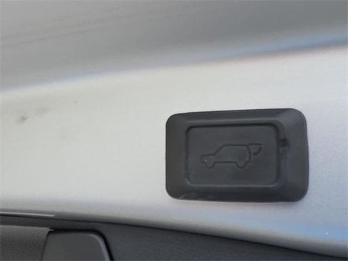 Certified 2020 Toyota RAV4 XLE Premium image 13