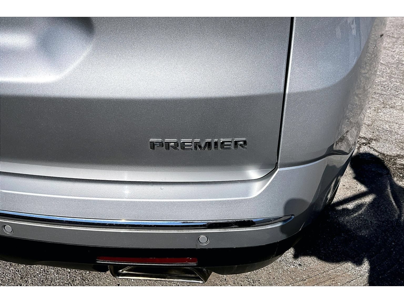 Used 2021 Chevrolet Traverse Premier AWD/4WD image 38