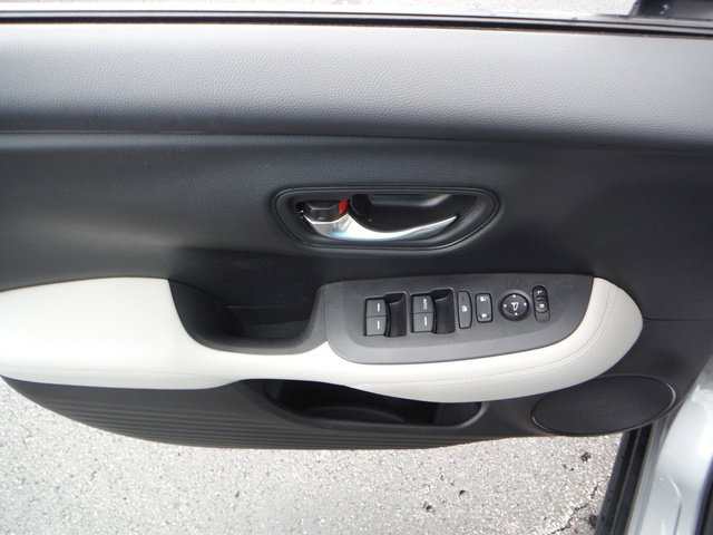 Certified 2024 Honda HR-V LX image 11