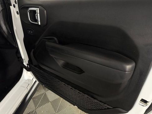 Certified 2025 Jeep Wrangler Unlimited Rubicon 4xe w/ Convenience Group image 32