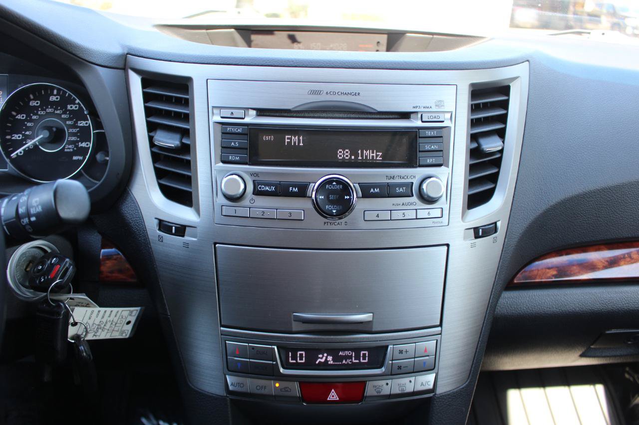 Used 2011 Subaru Outback 2.5i Limited AWD/4WD image 24