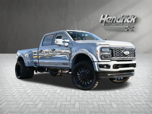 Used 2026 Ford F450 Platinum w/ Platinum Plus Package image 2