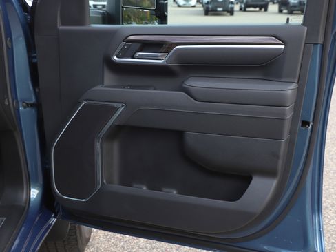 Used 2025 Chevrolet Silverado 3500 LT w/ Safety Package image 13