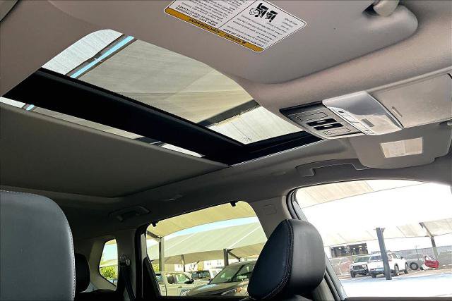 Certified 2025 Nissan Rogue Platinum w/ Platinum Premium Package FWD image 14