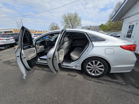 Used 2016 Hyundai Sonata Limited w/ Option Group 04 image 24