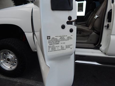 Used 2001 Chevrolet Silverado 1500 LT w/ Off-Road Chassis Pkg image 35