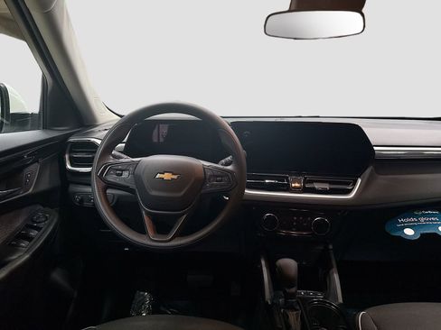 Used 2025 Chevrolet TrailBlazer LT image 23